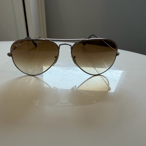 Ray-Ban Aviator Sunglasses - Brown Gradient Lenses, Dark Metal Frame - Picture 2 of 3